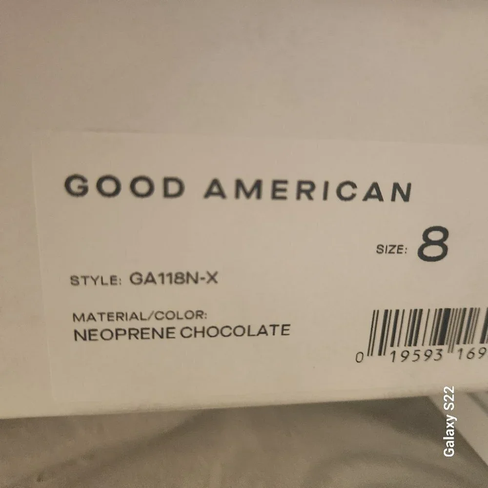 NIB Good American - High Kickstand Boots - Neoprene Chocolate. NIB. Various - Picture 9 of 10